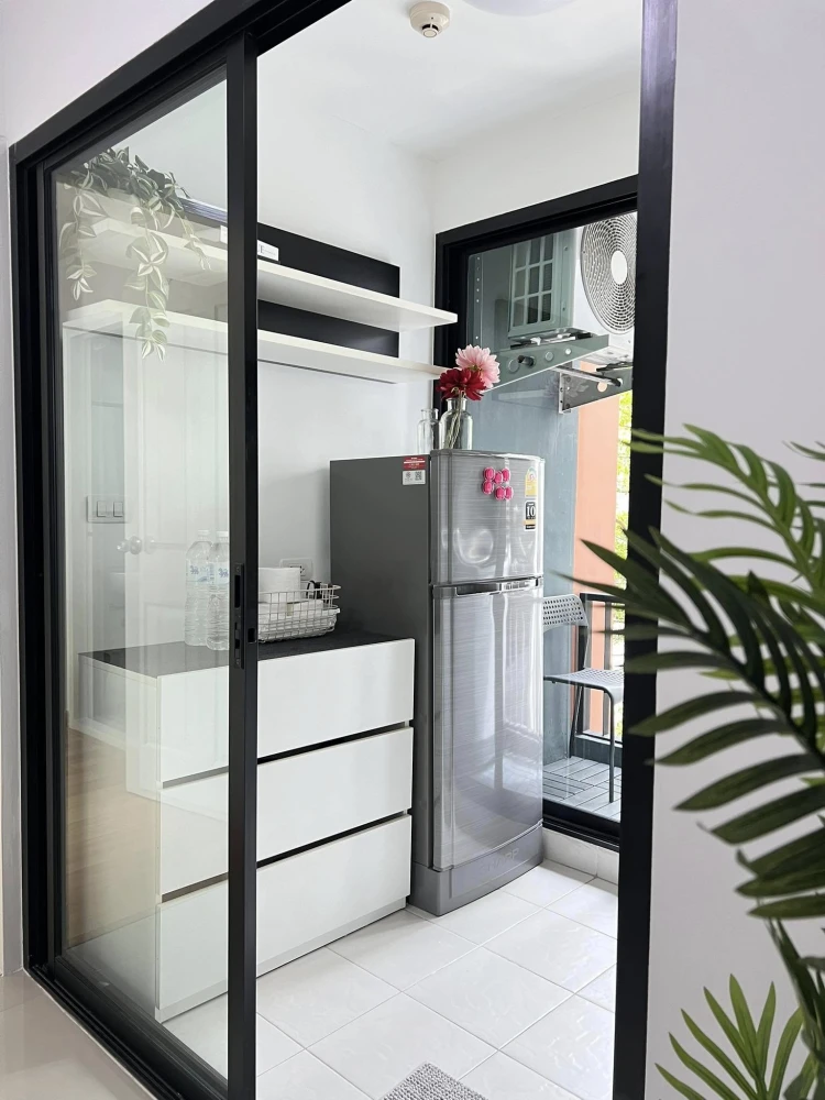 For sale: Lipp Ramkhamhaeng 43/1, fully furnished room, cozy style, nice atmosphere, full of electrical appliances. I must say that you must reserve.