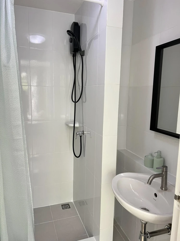 For sale: Lipp Ramkhamhaeng 43/1, fully furnished room, cozy style, nice atmosphere, full of electrical appliances. I must say that you must reserve.