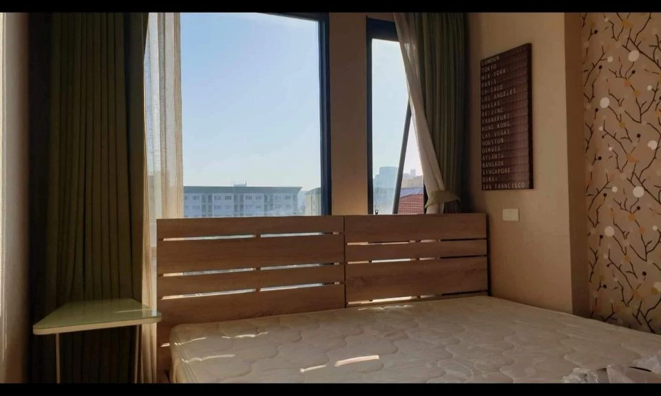 For sale: Lipp Ramkhamhaeng 43/1, decorated with beautiful, sweet wallpaper, swimming pool view, very livable, must reserve now.