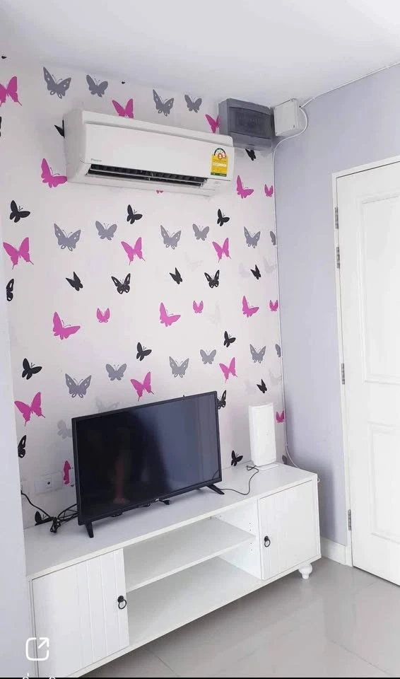 For sale: Lipp Ramkhamhaeng 43/1, decorated with beautiful, sweet wallpaper, swimming pool view, very livable, must reserve now.