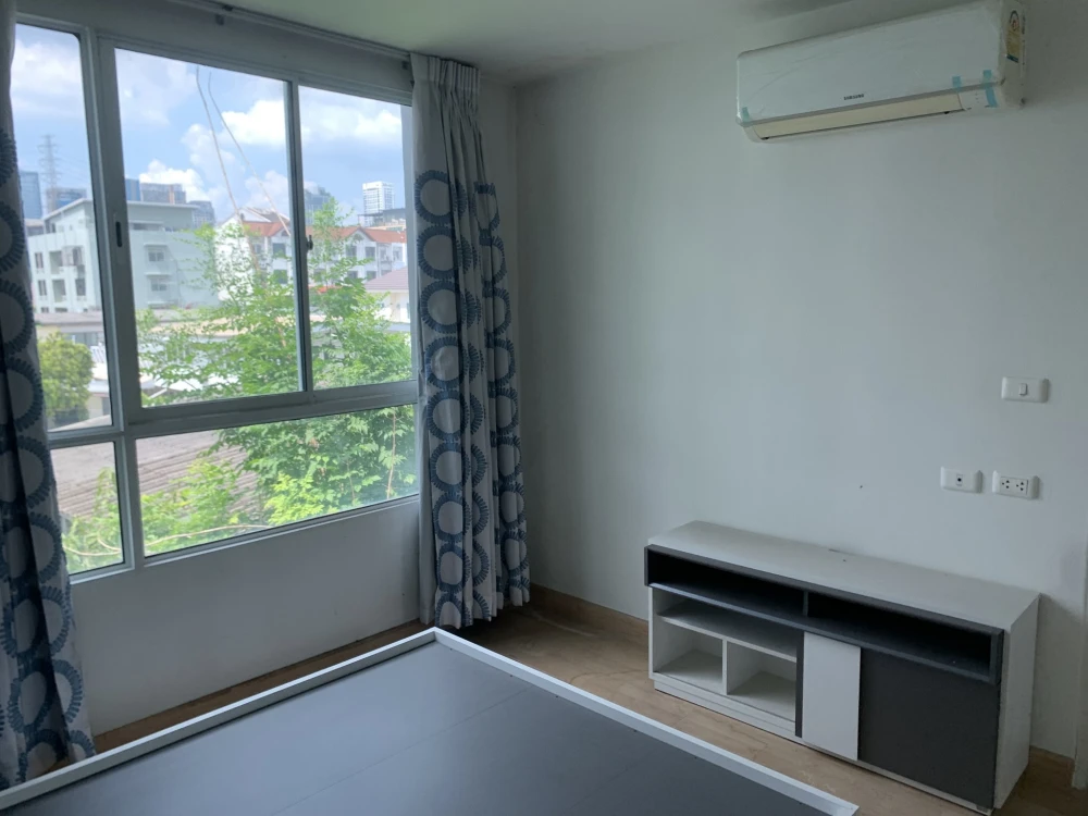 For sale: Levo Ladprao 18, 2nd floor unit. Clean, bright, and very livable. Interested? Book now!