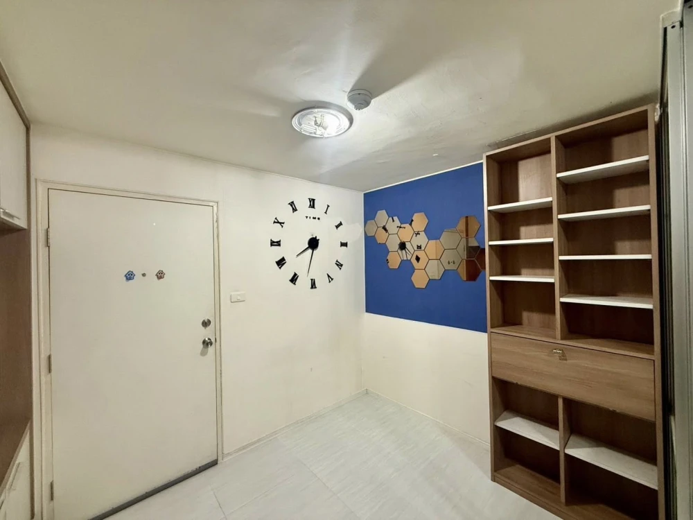 For sale: Lumpini Condo Town Chonburi - Sukhumvit, 1 bedroom, 1 bathroom. Coordinated interior design, great location. Book now!