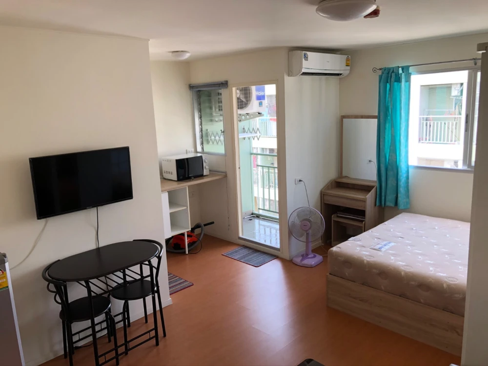 For sale: Lumpini Condo Town, Chonburi-Sukhumvit, 4th floor, fully furnished, ready to move in. Interested in owning one? Hurry and reserve now.