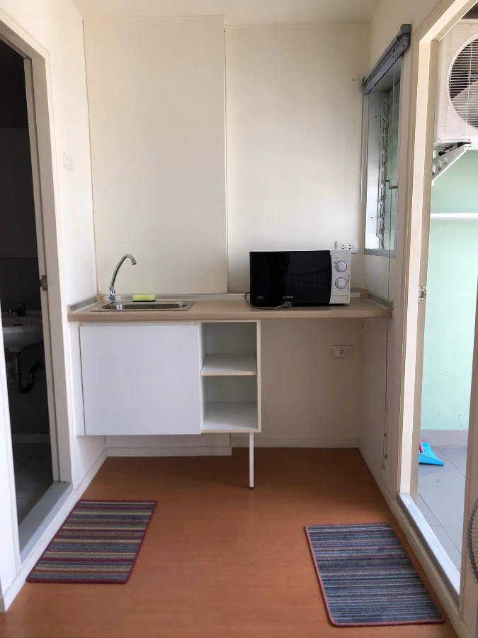 For sale: Lumpini Condo Town, Chonburi-Sukhumvit, 4th floor, fully furnished, ready to move in. Interested in owning one? Hurry and reserve now.
