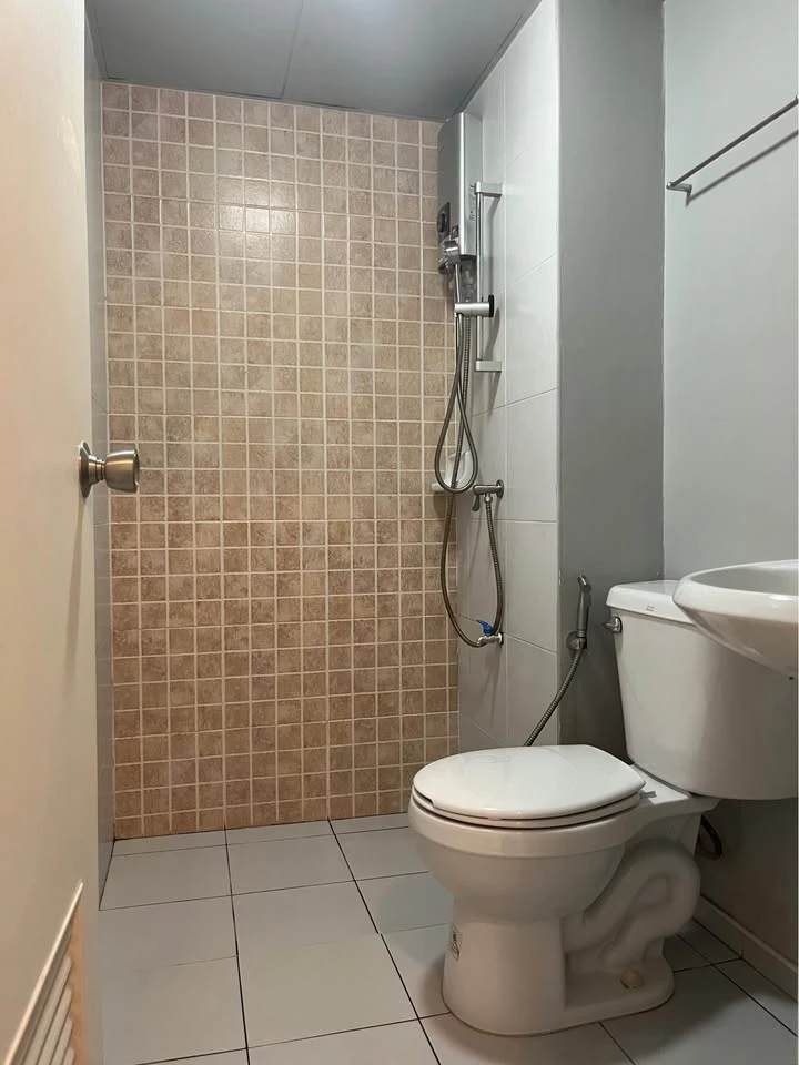 For sale: Lumpini Condo Town Chonburi-Sukhumvit. Ready to move in. Fully furnished. Hurry and reserve now. Don't miss out!