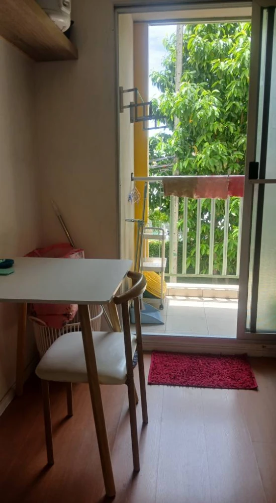 For sale: Lumpini Condo Town Nida-Seri Thai 2, 2nd floor room, can see the treetops behind the room, very shady, reserve now, don't wait.