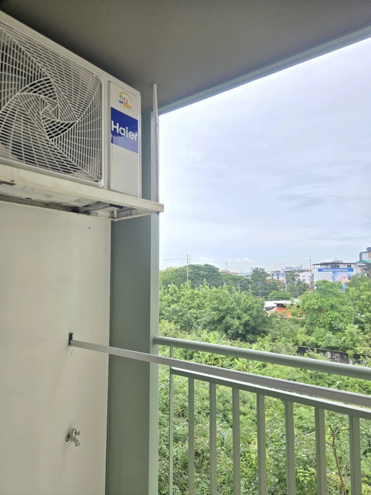 For sale: Lumpini Condo Town NIDA-Seri Thai. Nicely decorated and stylish unit, very livable. Just bring your suitcase and move in!