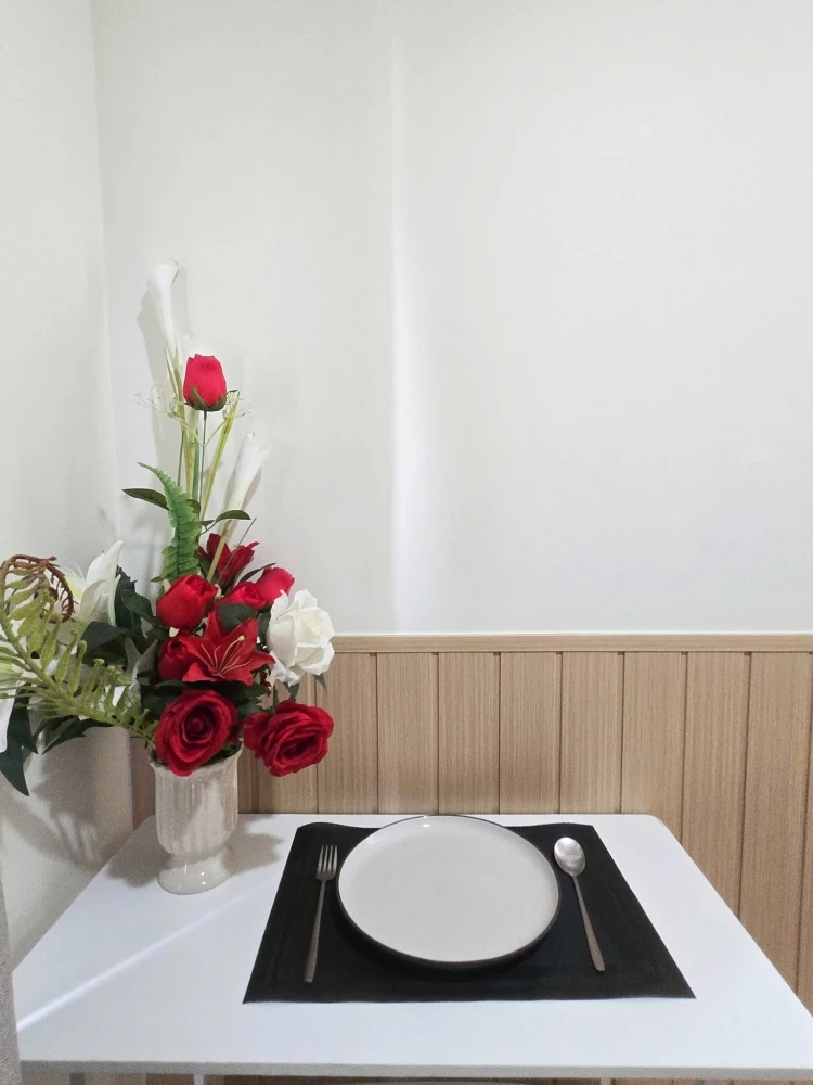 For sale: Lumpini Condo Town NIDA-Seri Thai. Nicely decorated and stylish unit, very livable. Just bring your suitcase and move in!