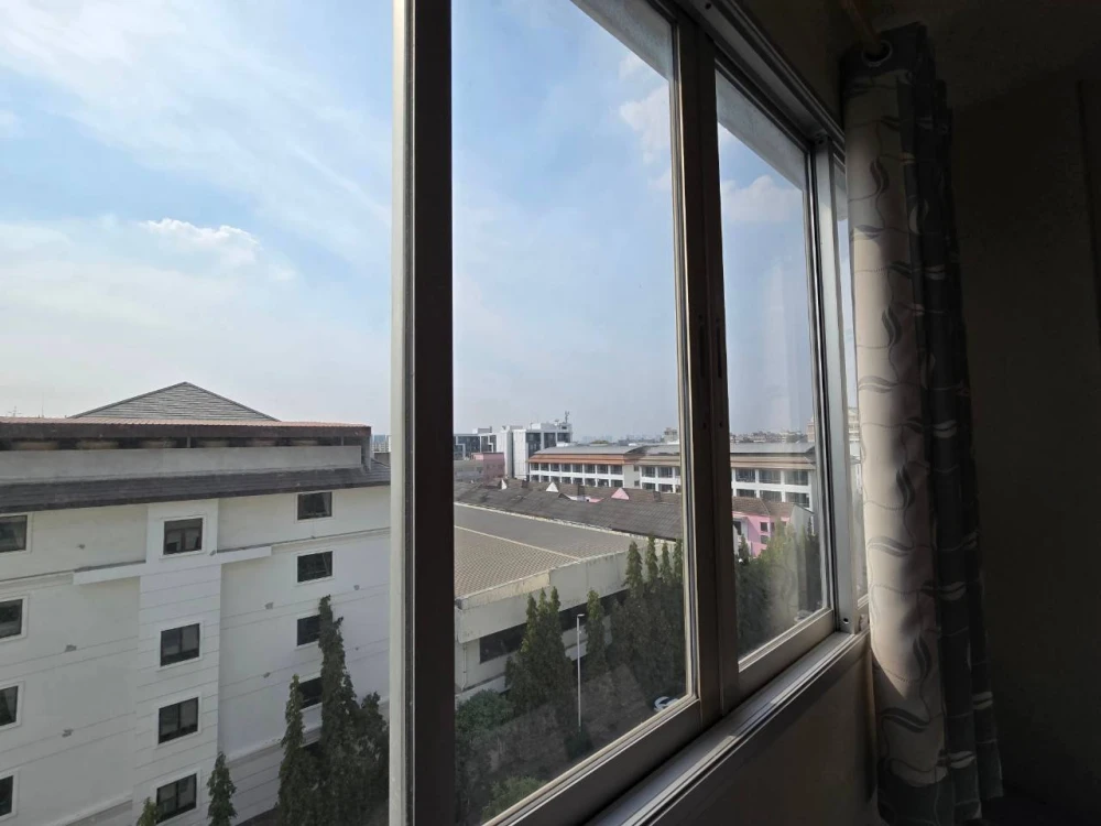 For sale: Lumpini Condo Town Bodindecha-Ramkhamhaeng, ready to move in, furnished, just bring your bag!!!