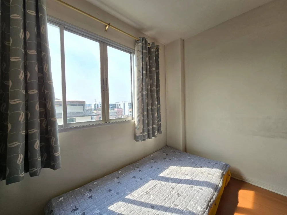 For sale: Lumpini Condo Town Bodindecha-Ramkhamhaeng, ready to move in, furnished, just bring your bag!!!