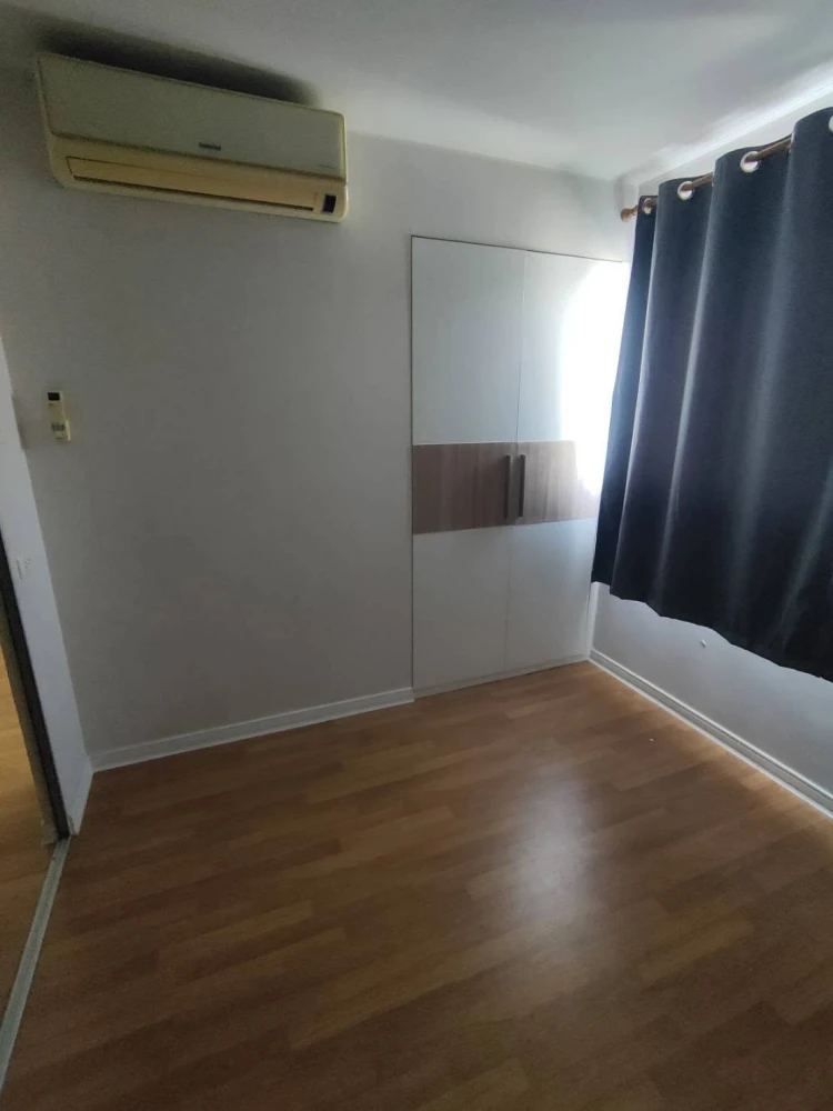 Selling Lumpini Condo Town Bangkgae, 1 bedroom, 1 bathroom. Beautiful wallpaper, convenient location. Book now!