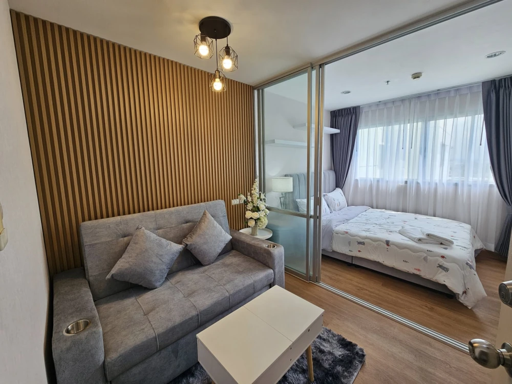 For sale: Lumpini Condo Town, North Pattaya, Sukhumvit, with balcony with pool and sea view, beautiful room, fully furnished, can you not reserve it?