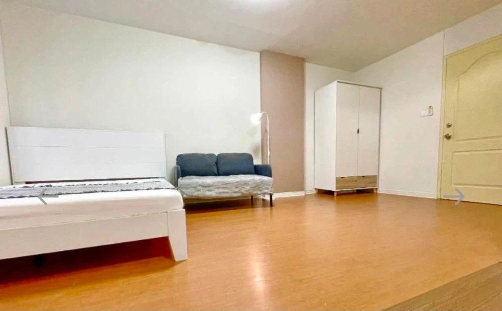 For sale: Lumpini Condo Town, Rattanathibet, 4th floor, beautiful room, fully furnished, reserve now, urgently.