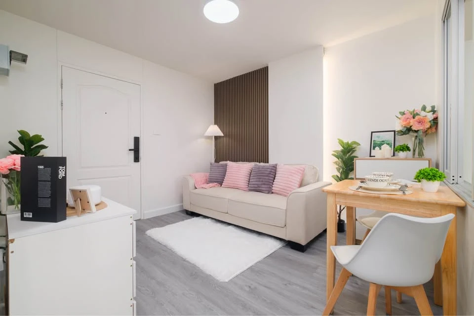 For sale: Lumpini Condo Town Rattanathibet. Don't miss this opportunity! It's rare to find a unit with a fixed price, no upfront payments required. Do