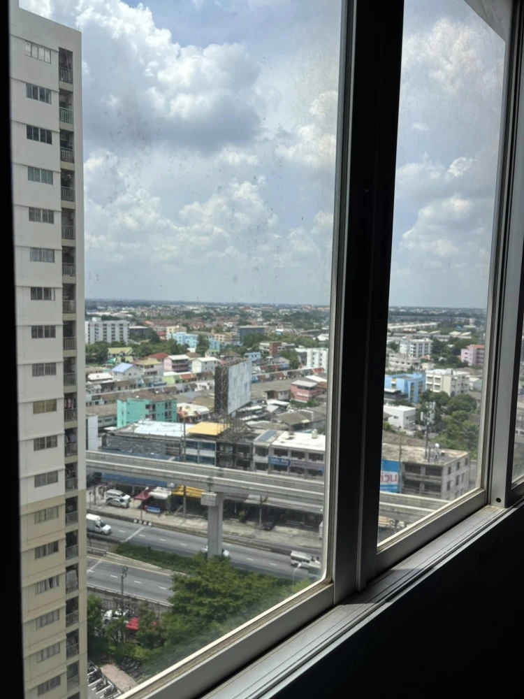 For sale: Lumpini Condo Town Ramintra - Nawamin, Building C, 15th floor, dark blue room, looks calm and inviting to relax. Hurry and book before you m