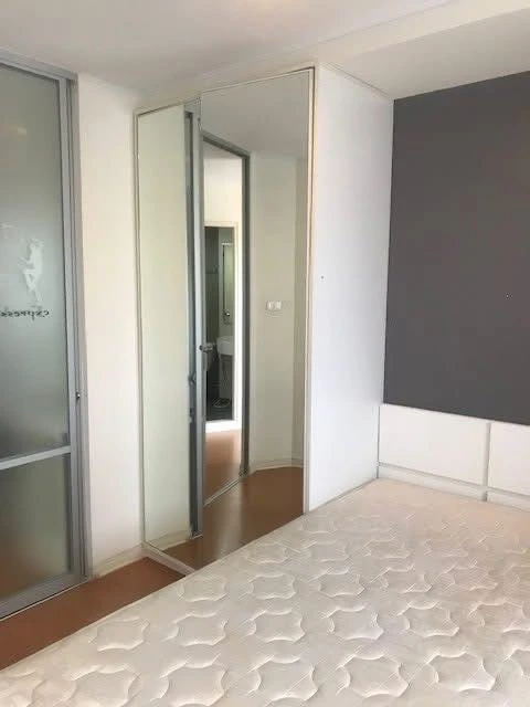 For sale: Lumpini Condo Town Ramintra - Nawamin, rare corner room, built-in throughout the room, fully decorated, don't miss it.