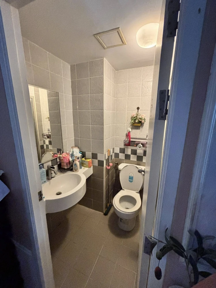 For sale: Lumpini Condo Town Ramintra - Laksi. Beautiful unit, great price. Located at the end of the row, quiet and peaceful, perfect for relaxation.