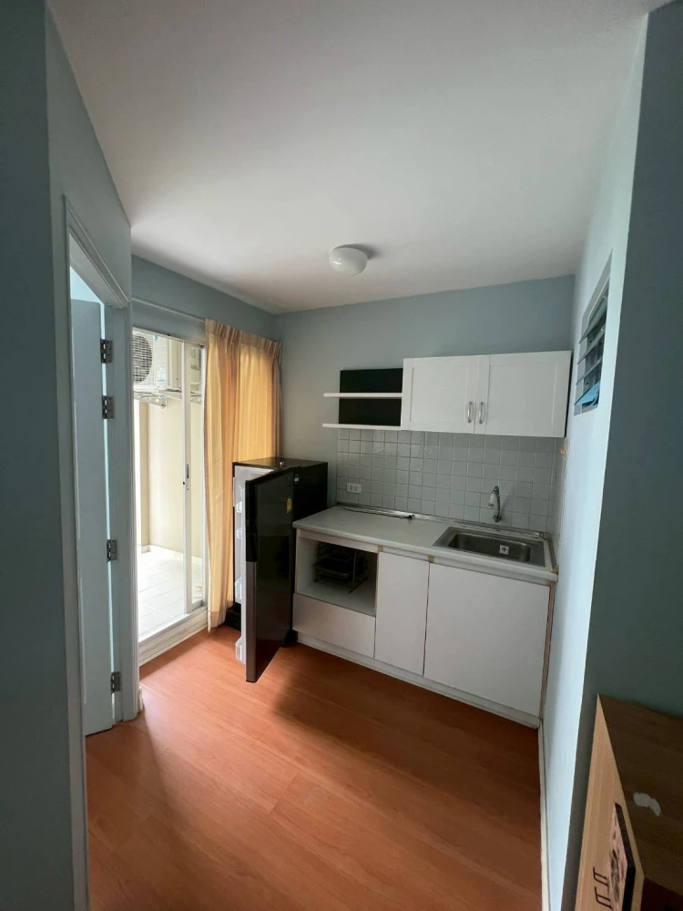 For sale: Lumpini Condo Town Ram Intra - Lak Si, Building B, 6th floor, room in soothing colors, fully furnished, interested, reserve now.