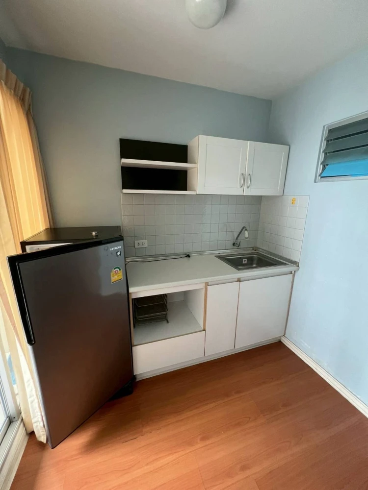 For sale: Lumpini Condo Town Ram Intra - Lak Si, Building B, 6th floor, room in soothing colors, fully furnished, interested, reserve now.
