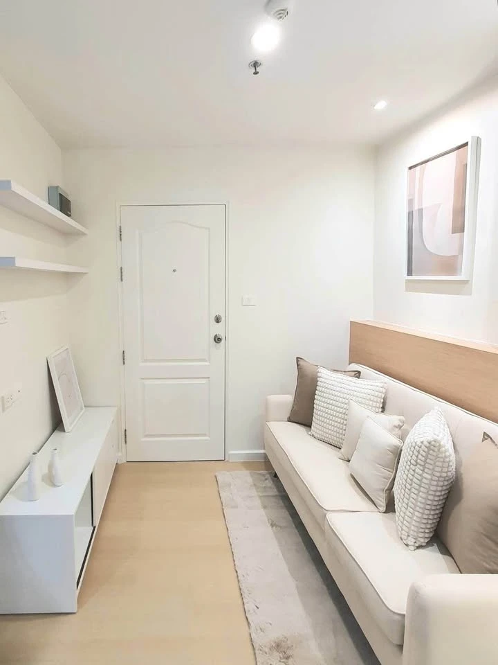 For sale: Lumpini Condo Town Ramintra - Nawamin, located in a quiet and private zone, decorated in bright tones, very pleasing to the eye. Must book.