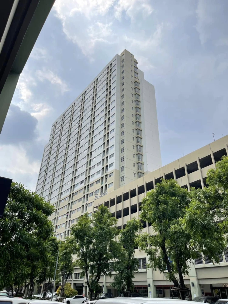 For sale: Lumpini Condo Town Ramintra-Nawamin, ready to move in, furnished, just bring your bags and move in!!