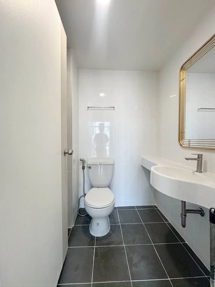 For sale: Lumpini Condo Town Ramintra-Ladprao 2. Two comfortable units, fully furnished, complete amenities. Just bring your belongings and move in!