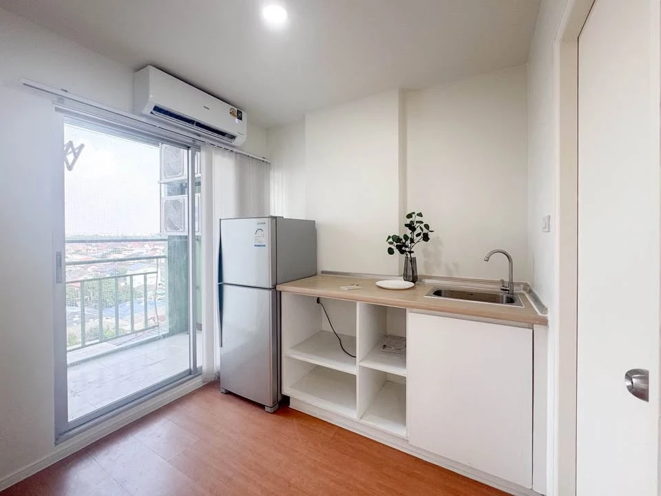 For sale: Lumpini Condo Town Ramintra-Ladprao 2. Two comfortable units, fully furnished, complete amenities. Just bring your belongings and move in!