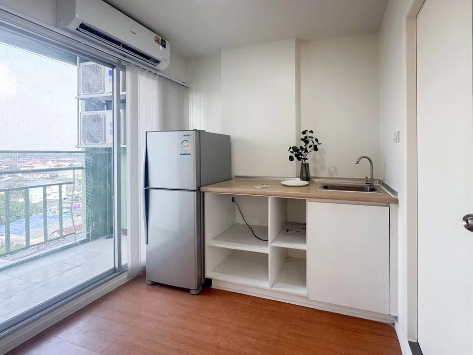 For sale: Lumpini Condo Town Ramintra-Ladprao 2. Two comfortable units, fully furnished, complete amenities. Just bring your belongings and move in!