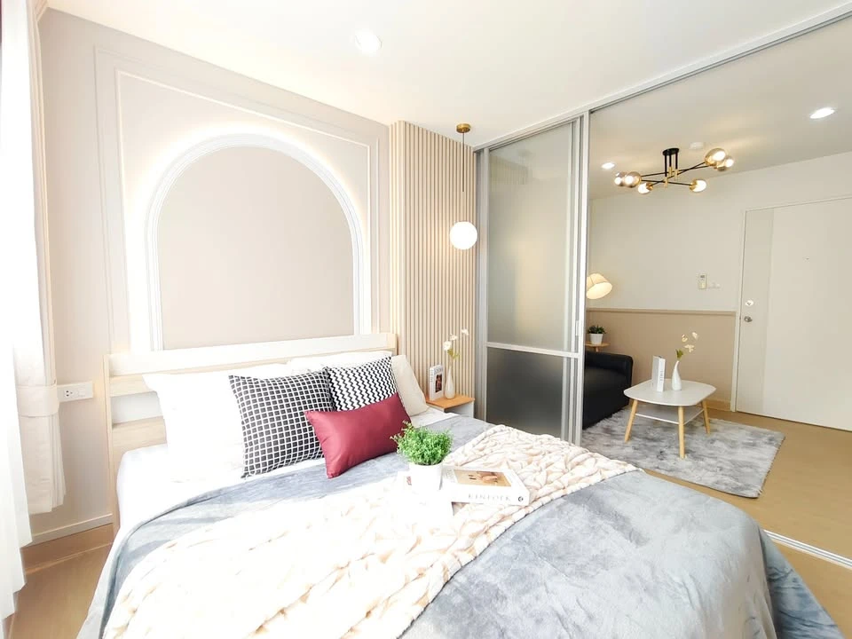 For sale: Lumpini Condo Town Ramintra-Ladprao. Beautifully decorated room, fully furnished, ready to move in, lots of freebies!! Very cheap!