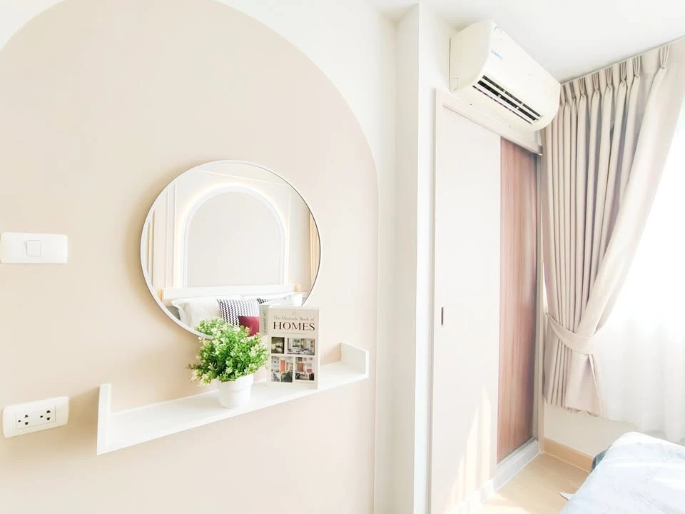 For sale: Lumpini Condo Town Ramintra-Ladprao. Beautifully decorated room, fully furnished, ready to move in, lots of freebies!! Very cheap!