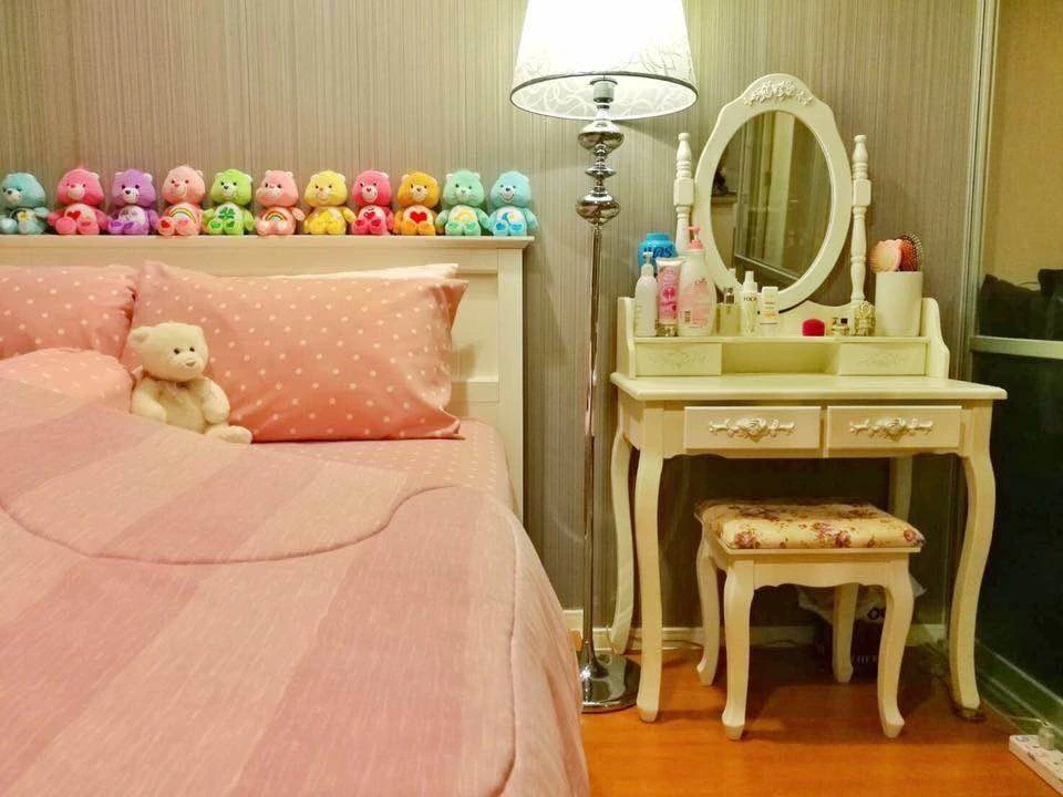For sale: Lumpini Condo Town Ramintra-Lad Phrao Phase 2, decorated with wallpaper throughout the room and famous brand furniture. Don't miss out!