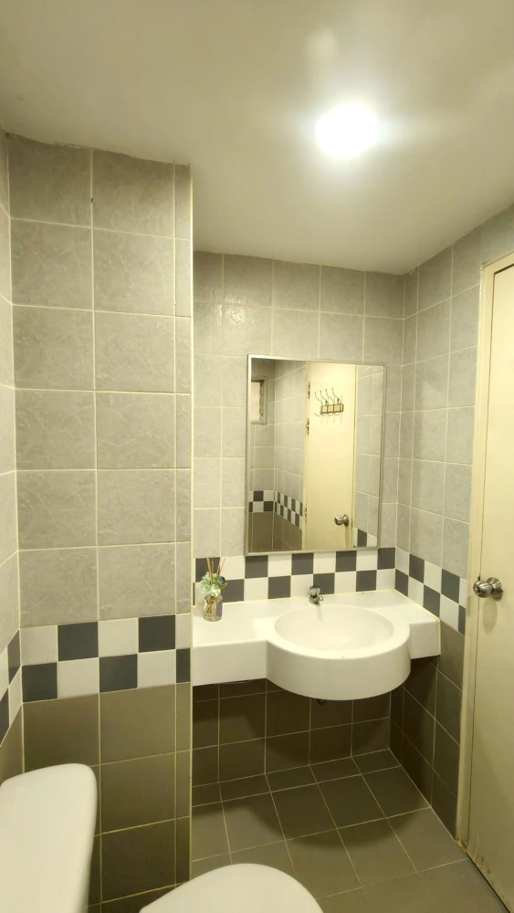 For sale: Lumpini Condo Town Ramintra-Lak Si. A lovely unit, fully furnished. Just bring your belongings and move in! Book now!