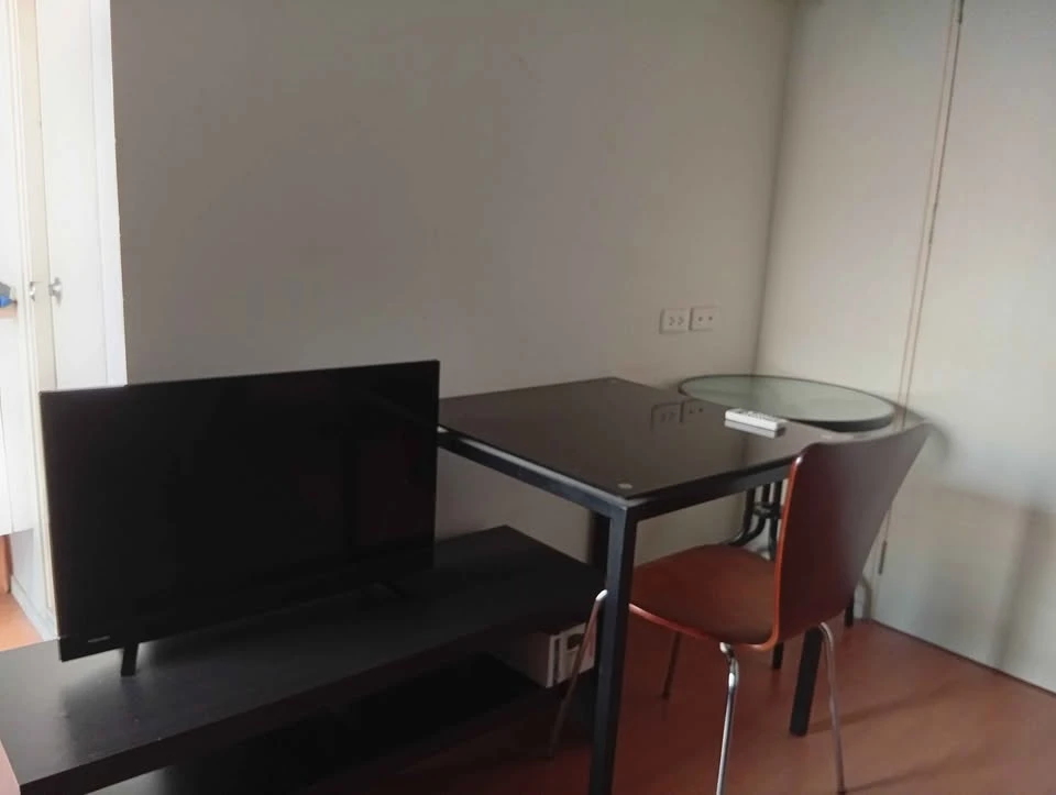 For sale: Lumpini Condo Town Romklao-Suvarnabhumi, Building A1, 6th floor, with furniture. Don't miss it.