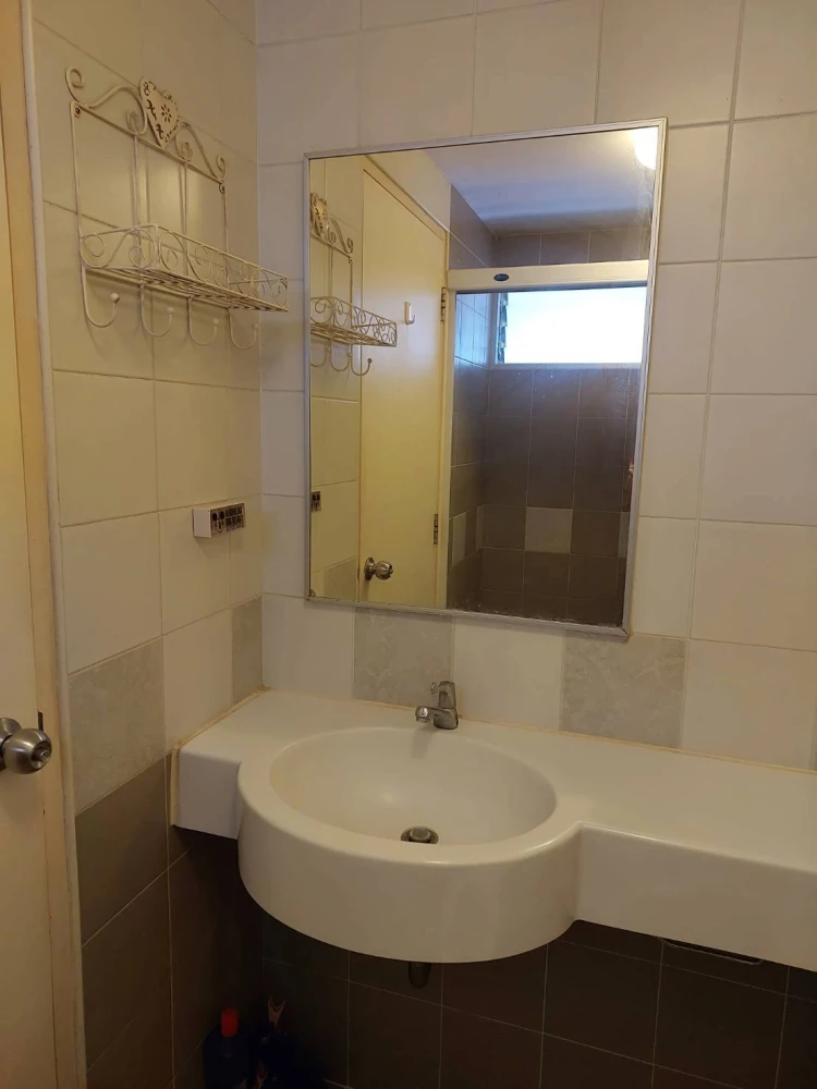For sale or rent: Lumpini Town Bodindecha-Ramkhamhaeng, separated bedroom, 7th floor, fully furnished, very worth booking.