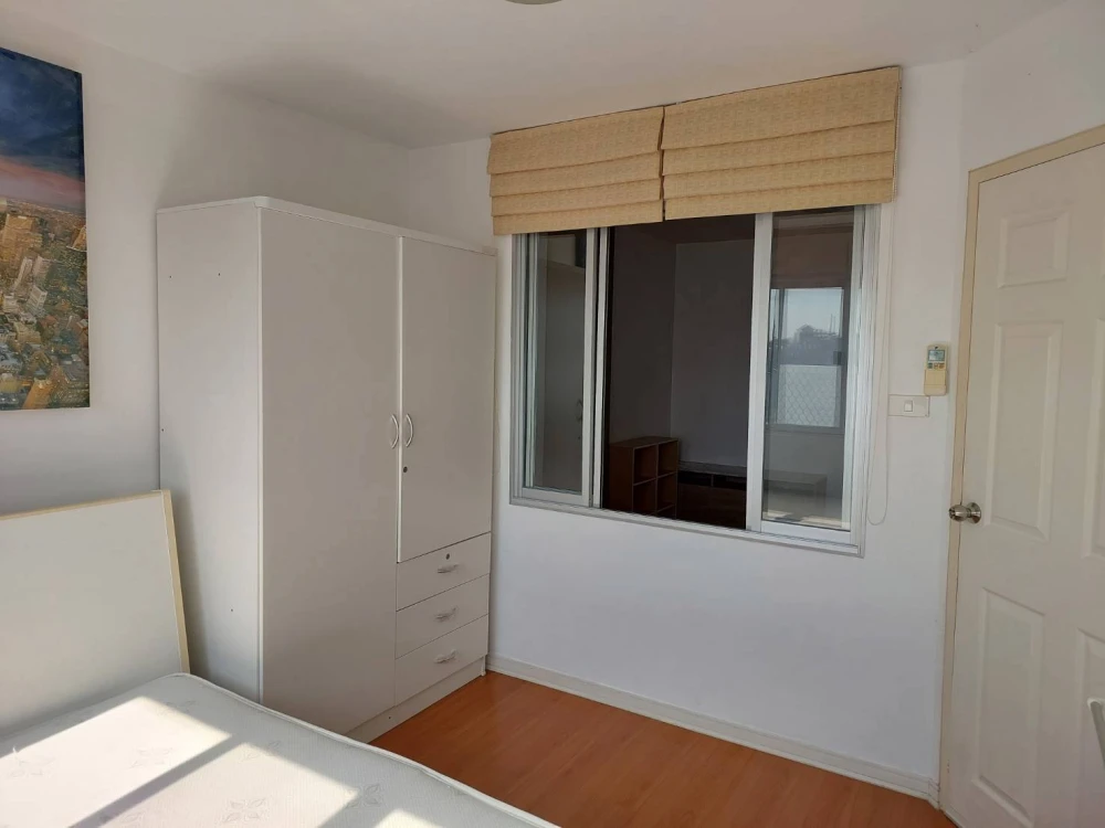 For sale or rent: Lumpini Town Bodindecha-Ramkhamhaeng, separated bedroom, 7th floor, fully furnished, very worth booking.