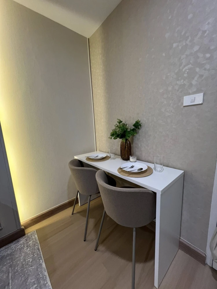 For sale: Lumpini Town Bodindecha-Ramkhamhaeng. Modern Minimalist style decoration with warm, comfortable tones. Separate bedrooms. Fully furnished, r
