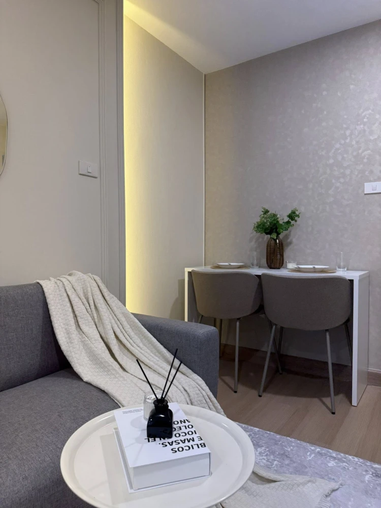 For sale: Lumpini Town Bodindecha-Ramkhamhaeng. Modern Minimalist style decoration with warm, comfortable tones. Separate bedrooms. Fully furnished, r