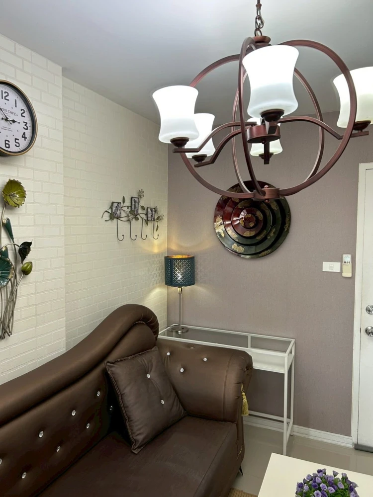 For sale: Lumpini Town Bodindecha-Ramkhamhaeng, fully furnished unit with air conditioning and all appliances included. Beautiful, clean, and comforta
