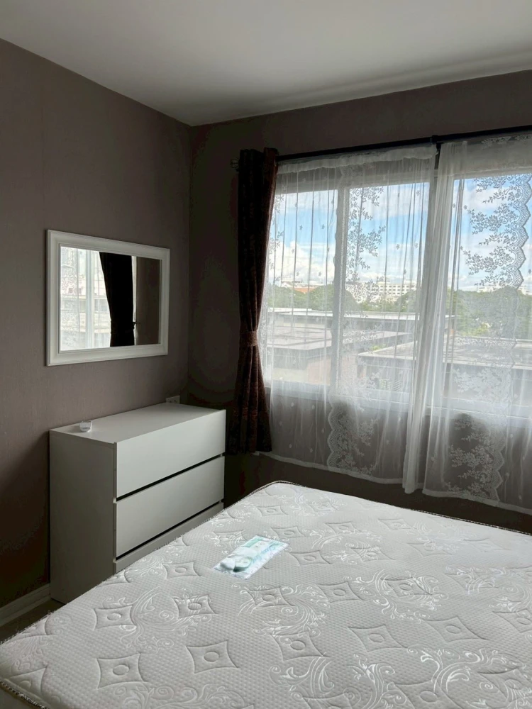 For sale: Lumpini Town Bodindecha-Ramkhamhaeng, fully furnished unit with air conditioning and all appliances included. Beautiful, clean, and comforta