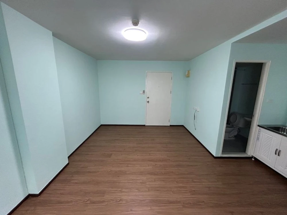 For sale: Lumpini Township Rangsit Khlong 1, 6th floor, empty room, airy, spacious, good price, reserve now, don't miss out.