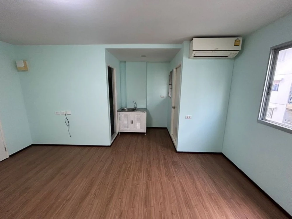 For sale: Lumpini Township Rangsit Khlong 1, 6th floor, empty room, airy, spacious, good price, reserve now, don't miss out.