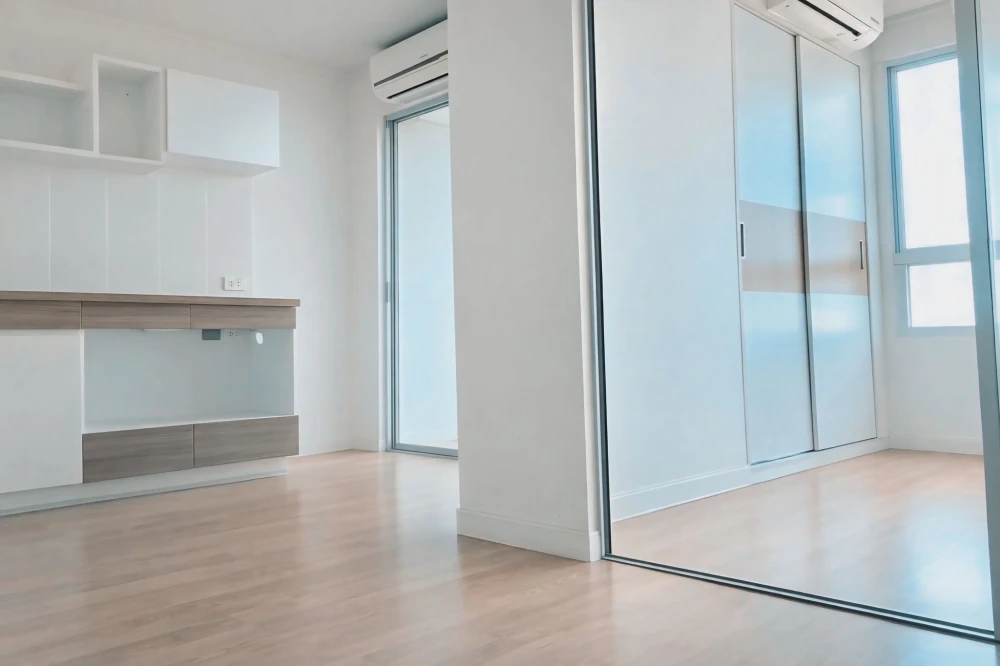 For sale: Lumpini Park Pinklao, 28 sq.m., 7th floor, unfurnished, clean, bright and airy. Book now!