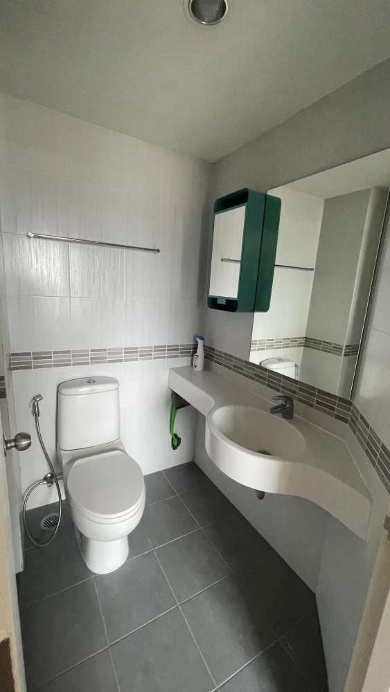 For sale: Lumpini Park Rama 9 - Ratchada, fully furnished unit, ready to move in. Book now!