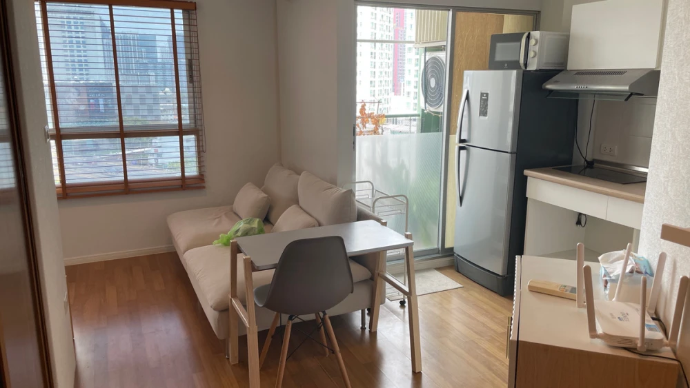 For sale: Lumpini Park Rama 9 - Ratchada, fully furnished unit, ready to move in. Book now!