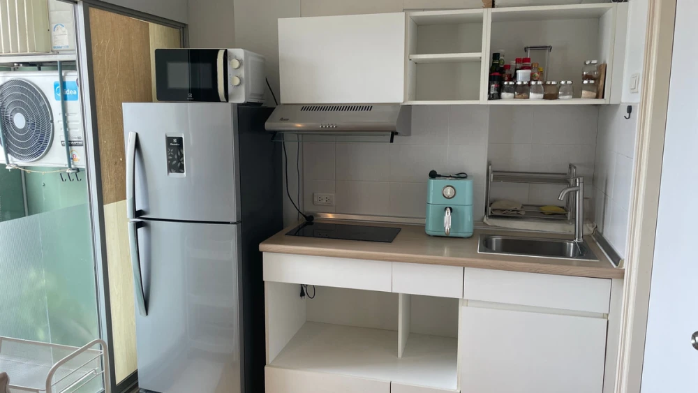 For sale: Lumpini Park Rama 9 - Ratchada, fully furnished unit, ready to move in. Book now!