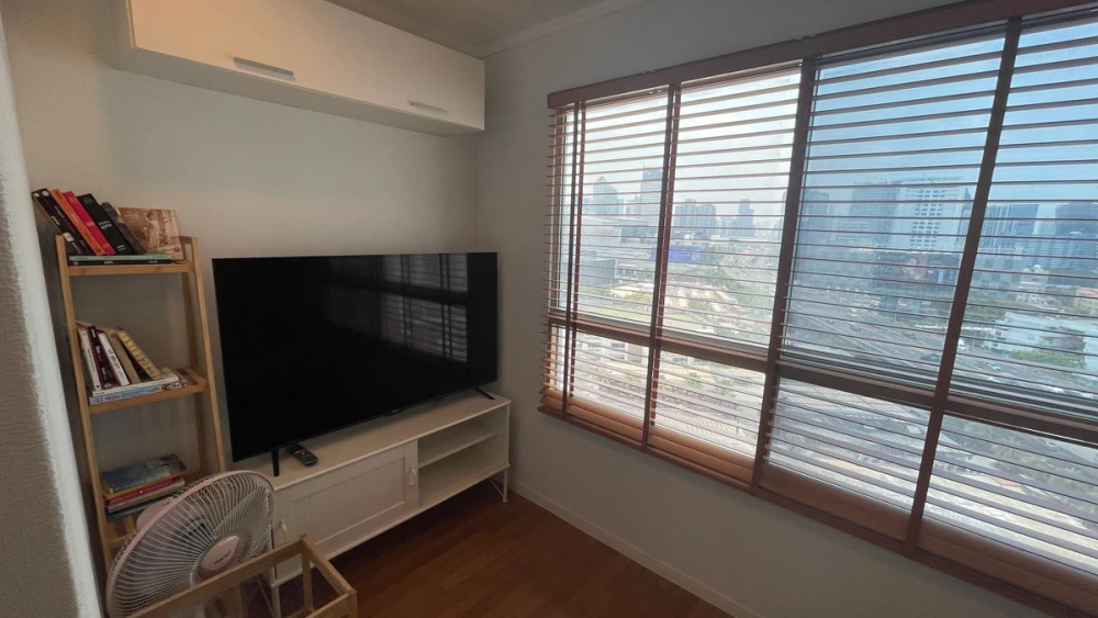 For sale: Lumpini Park Rama 9 - Ratchada, fully furnished unit, ready to move in. Book now!