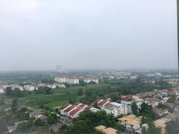 For sale: Lumpini Park Ratchadaphisek - Ngamwongwan, 19th floor room, city view, green space, pleasing to the eye. You must book this.