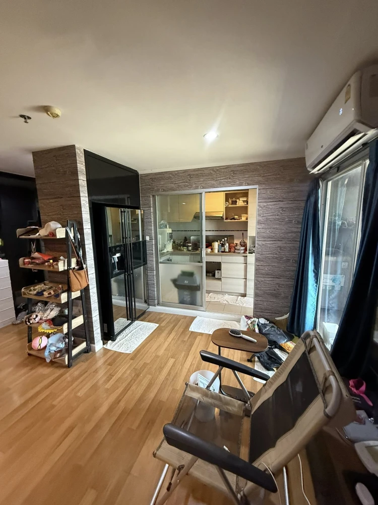 For sale: Lumpini Park Riverside - Rama 3. The unit is on the 36th floor, very high and spacious, with stunning Chao Phraya River views. A highly reco