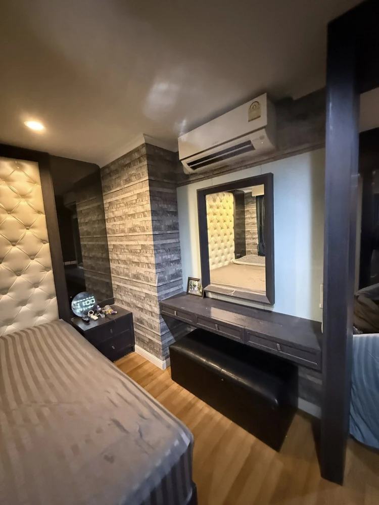 For sale: Lumpini Park Riverside - Rama 3. The unit is on the 36th floor, very high and spacious, with stunning Chao Phraya River views. A highly reco