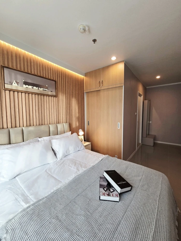 For sale: Lumpini Park Beach Jomtien, Building B, 14th floor, 2 bedrooms, 2 bathrooms, built-in decoration in a minimalist style, reserve now.